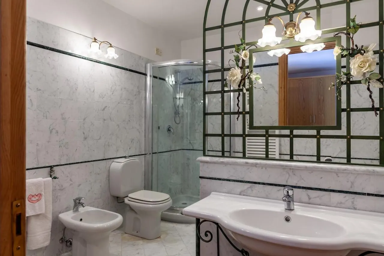 Villa Chiara Vigneta 0*,